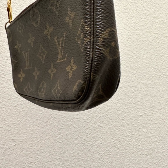 SOLD Louis Vuitton Monogram Mini Pochette Accessories - Picture 3 of 8